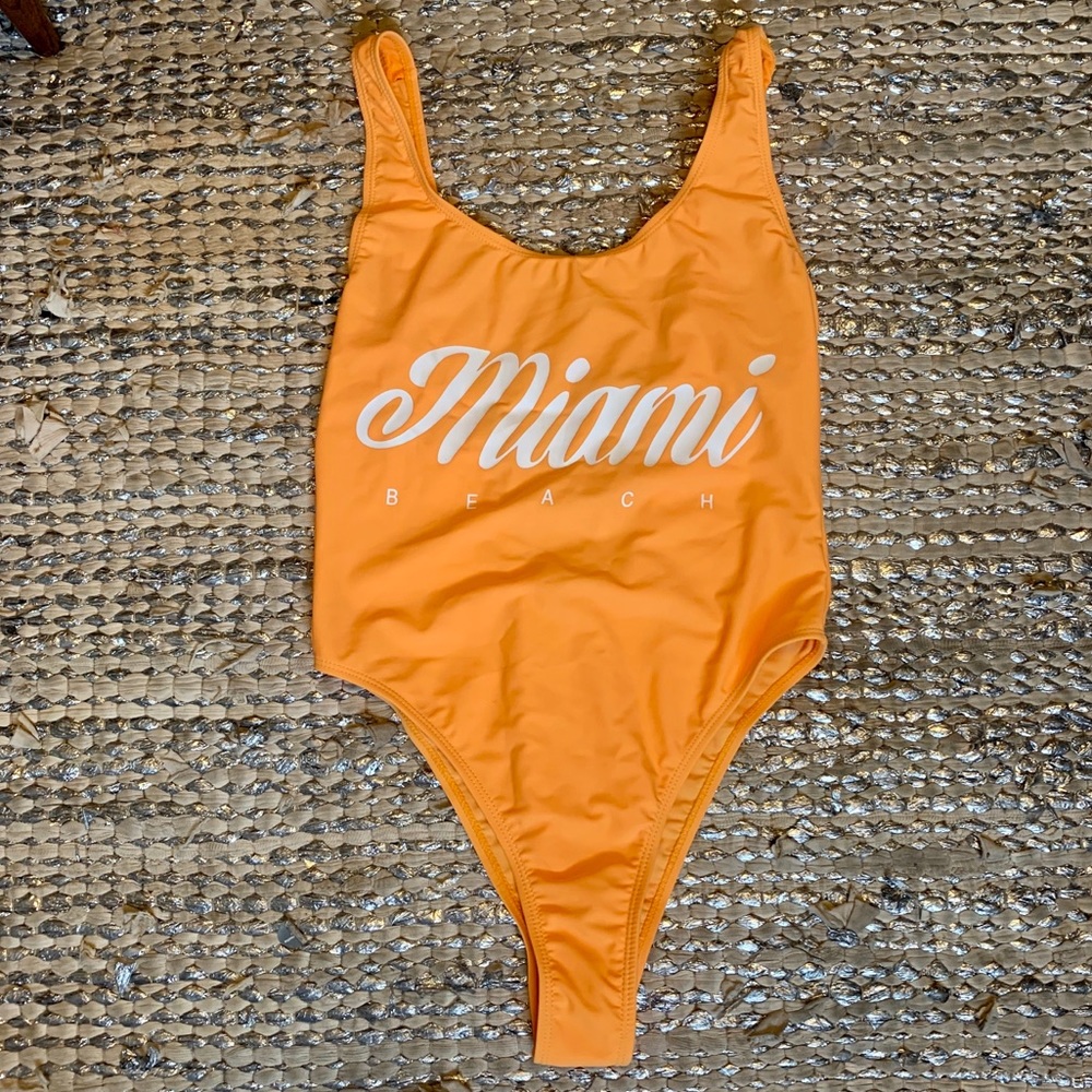 High leg bathing suit ✨ FREE with other item